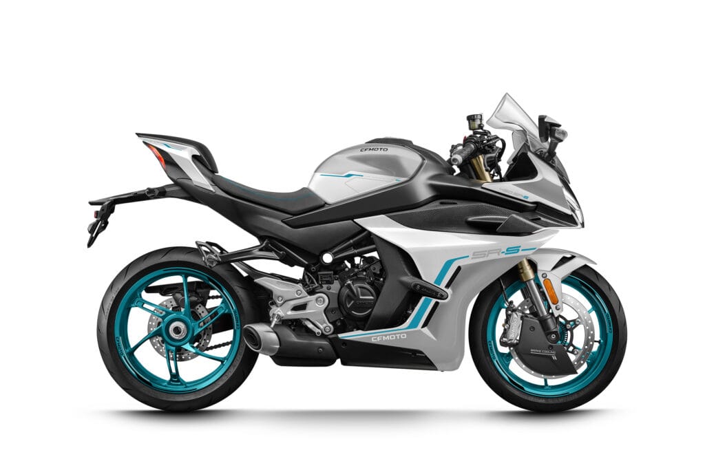 MY2025_450SR-S_Nebula White_Right_20260825031714050